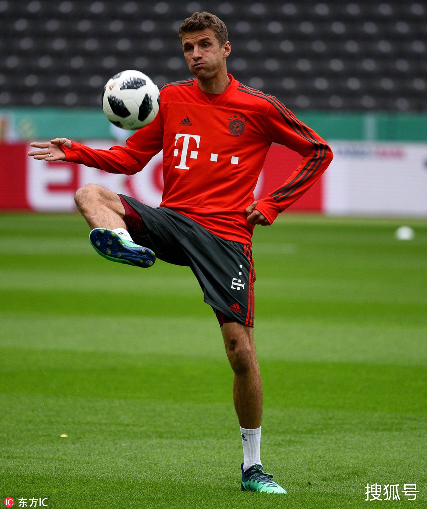 问鼎-今晚体能课后；罗马调整名单备战德国杯；赛场秩序良好；轮换策略成焦点的简单介绍