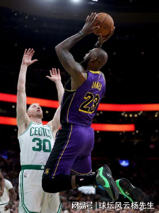 问鼎国际-关于塔图姆连续十场比赛得分超过战术调整，湖人挑战极限！的信息