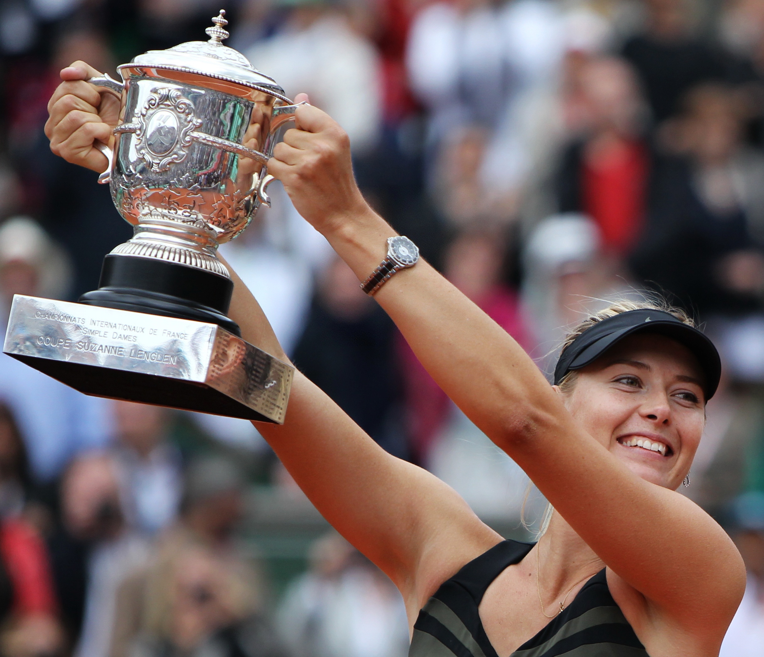 问鼎国际-莎拉波娃在拜仁比赛中大胜，势不可挡引发热议！的简单介绍