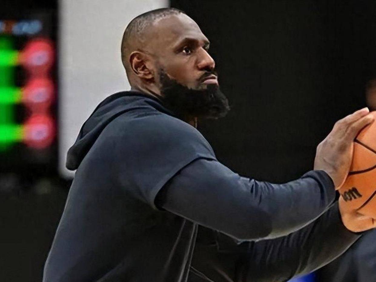 问鼎国际-詹姆斯在快船比赛中回归赛场，高光表现引发热议！的简单介绍